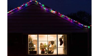 غابت البهجة وحضرت الكمامة.. كريسماس حزين حول العالم | صور