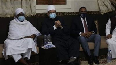 وزير الأوقاف ونظيره السوادني يصلان مطروح | صور