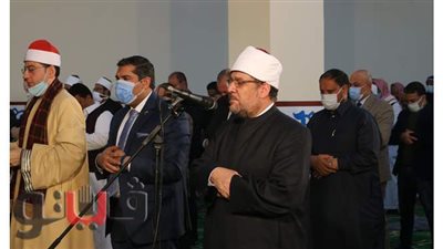 وزيرا الأوقاف المصري والسوداني ومحافظ مطروح يؤدون صلاة الجمعة بمسجد أولاد دغيم