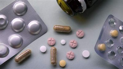 العليا للفيروسات تحذر من تناول أدوية السيولة بدون إذن طبي.. لهذا السبب