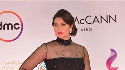 يسرا اللوزى: مدرس لغة عربية جعلني أحب النحو| فيديو