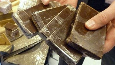 حبس 30 تاجر مخدرات لحيازتهم 200 طربة حشيش في المحافظات