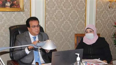 ملفات يحسمها الأعلى للجامعات.. امتحانات الأون لاين والمستشفيات الجامعية