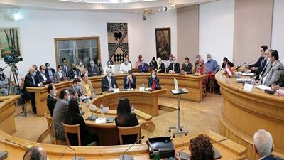 متخصصون بالأعلى للثقافة: العالم يمضي نحو الذهب الأزرق