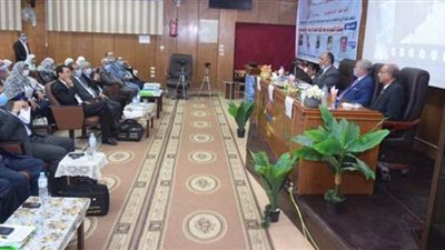 الملتقى التربوي بجامعة سوهاج يناقش تحديات التعليم في ضوء الثورة الصناعية