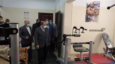 وزير التنمية المحلية ومحافظ البحيرة يتفقدان قرية عبد الحليم محمود