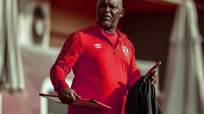 موسيماني يجتمع بلاعبي الأهلي عبر الفيديو كونفرانس