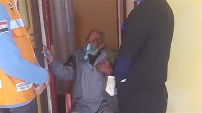 وزيرة الصحة توفر جهاز نيبولايزر في منزل مريض بشمال سيناء