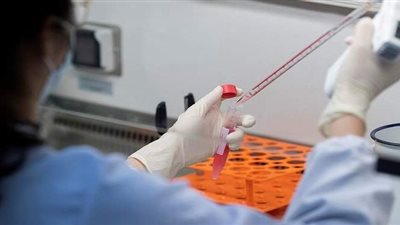 طبيب فرنسي: ظهور سلالات كورونا الجديدة أمر طبيعي