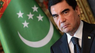 بعد شرب لبن الحمير.. رئيس ينصح شعبه بتناول 