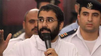 الإداري يرفض دعوى علاء عبد الفتاح بإدخال وسائل اتصال لمحبسه