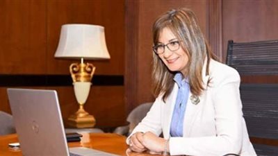 وزيرة الهجرة تناشد النوادي المصرية لمساعدة المصريين العالقين بالإمارات