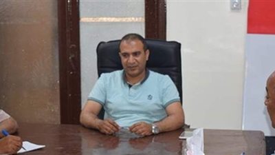 تركيب مطبات شوكة لإجبار السيارات على الاتجاه الصحيح بالمنيا