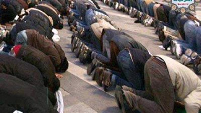 ما حكم الصلاة بالنعال؟  دار الإفتاء تجيب