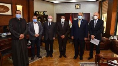 محافظ مطروح يستقبل رئيس الاتحاد المصري للرماية لإنشاء نادٍ