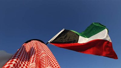 سجن مسؤولين وموظفين حكوميين بتهمة اختلاس أموال عامة بالكويت