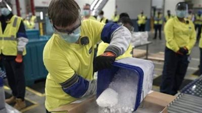 سر استخدام الثلج الجاف في تخزين لقاح كورونا | فيديو