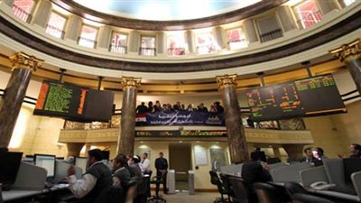 تباين مؤشرات البورصة المصرية بمستهل التعاملات اليوم