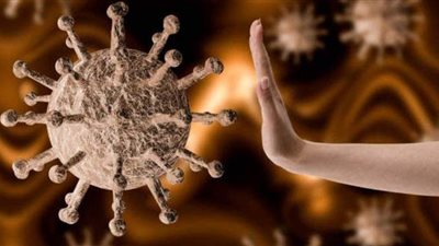 ‫طبيب رعاية مركزة يقدم نصائح وإرشادات للوقاية من الموجة الثانية لكورونا