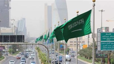 بعد مد قرار حظر الطيران.. تعرف على موقف إصابات كورونا في السعودية