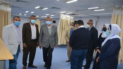محافظ القليوبية يوجه بزيادة أسرة العناية المركزة لمواجهة الموجة الثانية من كورونا | صور