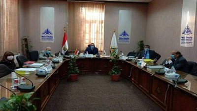 رئيس جامعة بنها يترأس لجنة اختيار عمادة كليتي التجارة والزراعة