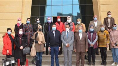 نائب محافظ بني سويف يزور الجامعة التكنولوجية ضمن برنامج تأهيل المرأة | صور