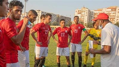 الجبلاية: ربيع ياسين أصر على صلاة اللاعبين خارج فندق الإقامة بتونس