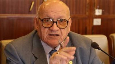 برلماني يطالب بمد فترة تركيب الملصق الإلكتروني 3 أشهر