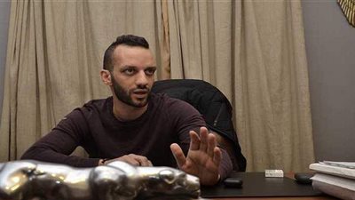 أمير مرتضى يعلن منعه من الظهور على الفضائيات