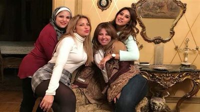 إحداهن محجبة.. أول ظهور تليفزيوني لشقيقات ريم مصطفى | فيديو