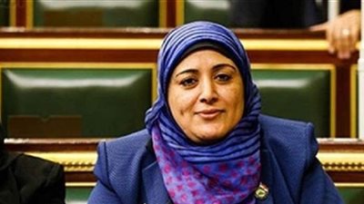 نائبة تطالب بمد فترة تركيب الملصق الإلكتروني للسيارات شهرا