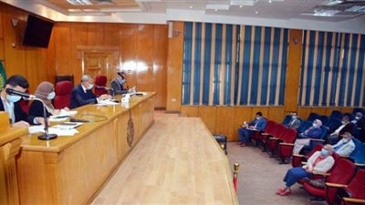 محافظ القليوبية: حظر إقامة الأفراح وسرادقات العزاء في الأماكن المغلقة والمفتوحة