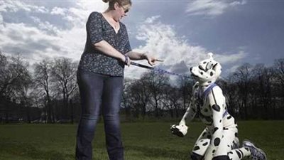 انتكاسة أخلاق الغرب.. الكلاب البشرية تجتاح أوروبا.. هوس جنسي واضطراب نفسي وراء الظاهرة.. والكلب البشري بـ70 ألف دولار