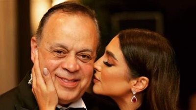 روجينا تهنئ أشرف زكي بعيد ميلاده: كبير العائلة وأبو البنات