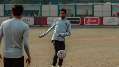 عبد الحفيظ يكشف مدة غياب طاهر عن تدريبات الأهلي
