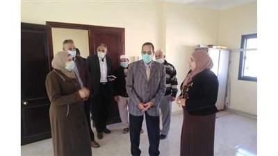 محافظ شمال سيناء يزور مركز التأهيل الاجتماعي والأسر المنتجة بالعريش