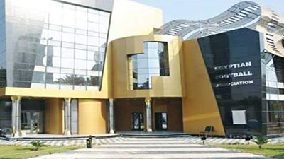 اللجنة الثلاثية تستغني عن المعينين بفترة الخماسية.. وإعادة هيكلة المرتبات