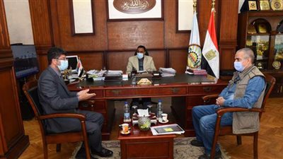 بحث إنشاء حي سكني جديد على مساحة 30 فدانا بمطروح