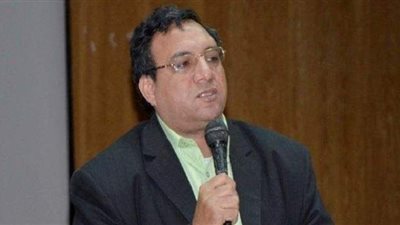 عمار علي حسن: 