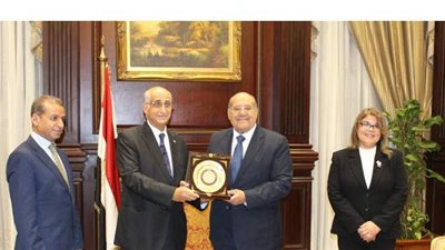 هيئة مكتب الشيوخ تكرم النائب حسانين توفيق