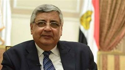 عوض تاج الدين: جائحة كورونا مستمرة فى العام الجديد