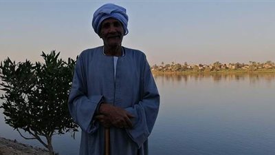 ذئب العصا.. حكاية المهندس الزراعي بطل التحطيب في قنا