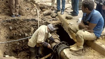 قطع مياه الشرب ضمن أعمال تحويلات المترو بجنوب الجيزة | صور