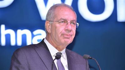 18 مليار دولار حجم الاستثمارات بالمنطقة الاقتصادية لقناة السويس