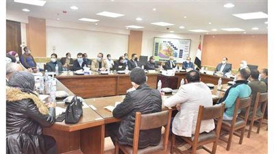 عصام سعد يترأس اجتماع جهاز مدينة أسيوط الجديدة | صور