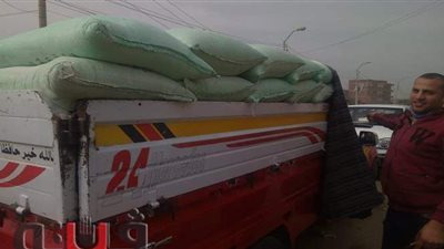 بعد مطاردتها بالشوارع.. ضبط سيارة محملة بـ60 شيكارة دقيق في بني سويف