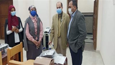نائب رئيس جامعة بنها يتفقد استعدادات الامتحانات بكلية العلاج الطبيعى