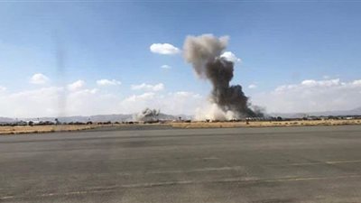 انفجار في مطار عدن بالتزامن مع وصول الحكومة اليمنية|قيديو