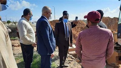 محافظ مطروح يتفقد إصلاح الهبوط الجزئي بكوبري الجراولة